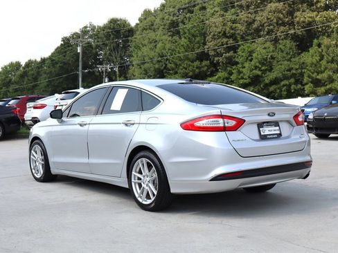 Used 2013 Ford Fusion SE FWD image 5