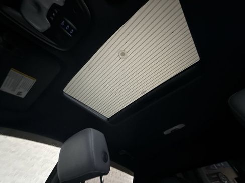 Used 2023 GMC Canyon Elevation w/ Convenience Package image 18