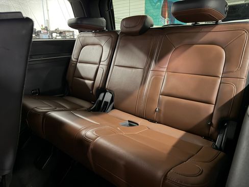 Used 2023 Lincoln Navigator Reserve AWD/4WD image 21