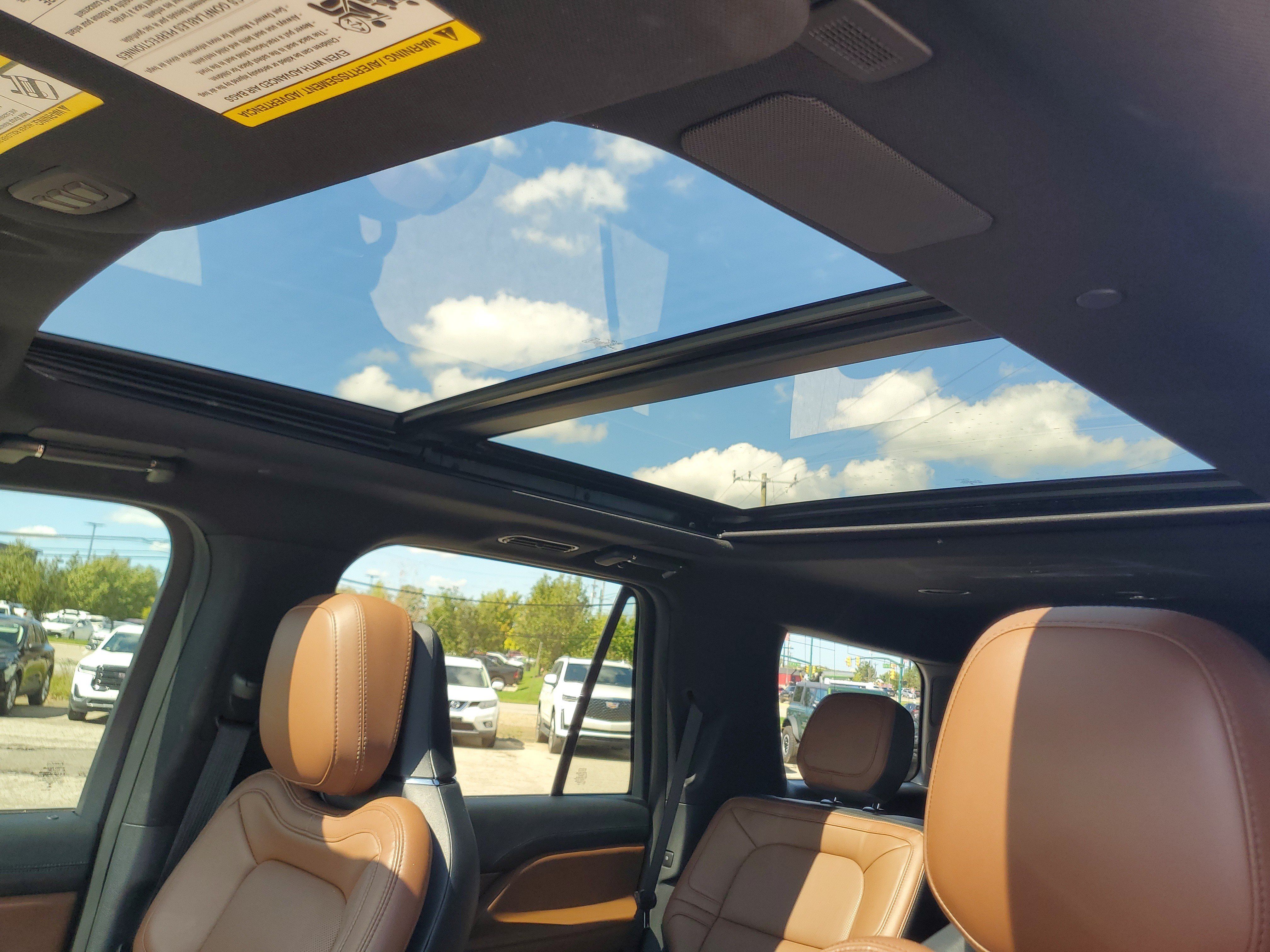 Certified 2024 Lincoln Navigator Reserve AWD/4WD image 11