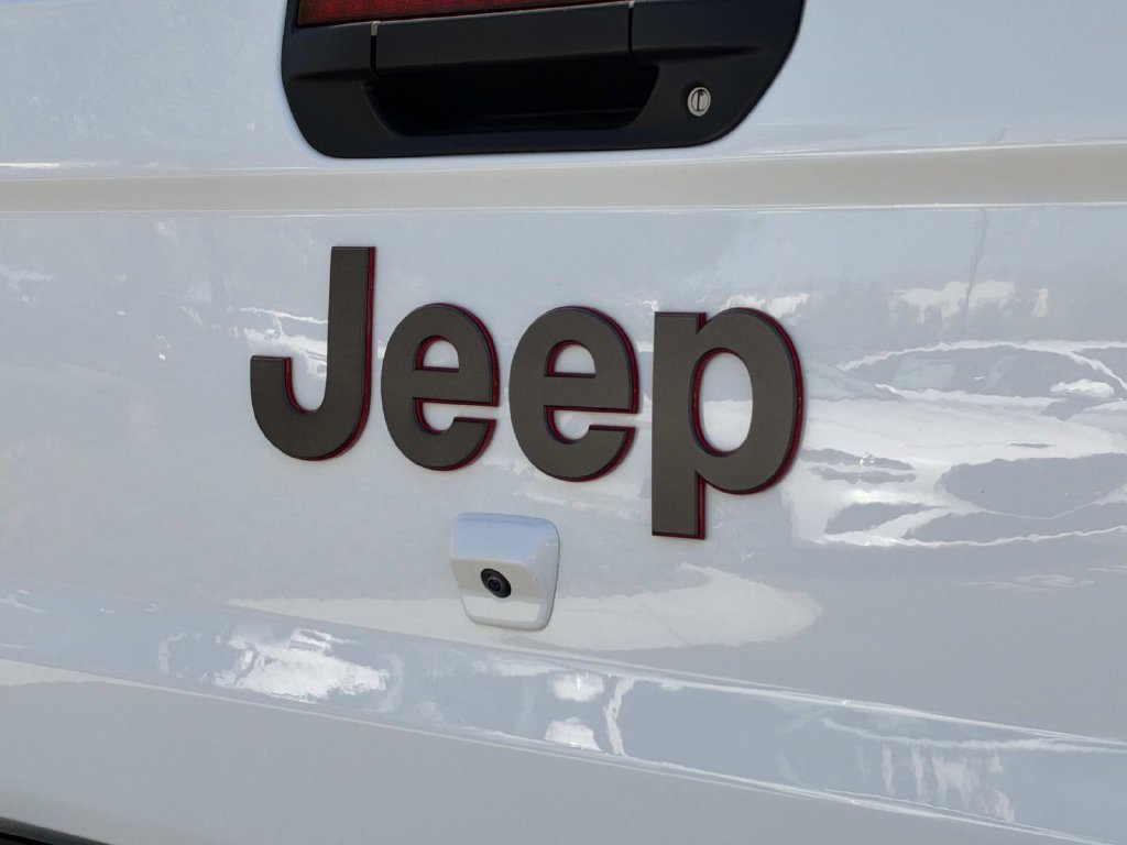 Used 2023 Jeep Gladiator Rubicon w/ LED Lighting Group AWD/4WD image 28
