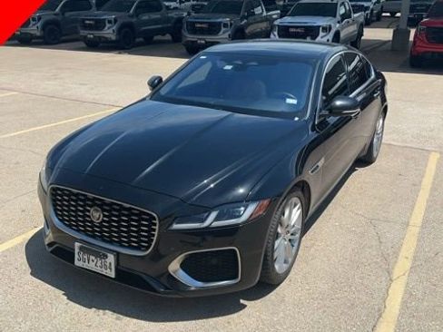 Used 2023 Jaguar XF SE RWD image 1