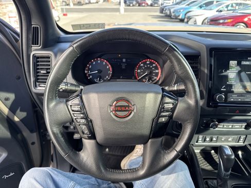 Used 2022 Nissan Frontier PRO-4X w/ Pro-4X Premium Package image 18