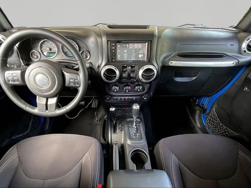 Used 2015 Jeep Wrangler Sahara w/ Connectivity Group AWD/4WD image 7