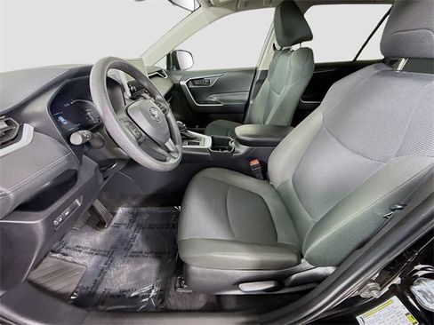 Certified 2025 Toyota RAV4 LE image 19