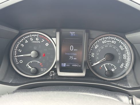 Used 2023 Toyota Tacoma TRD Off-Road AWD/4WD image 20