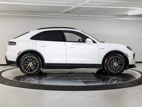 New 2026 Porsche Macan 4S Electric AWD/4WD image 8