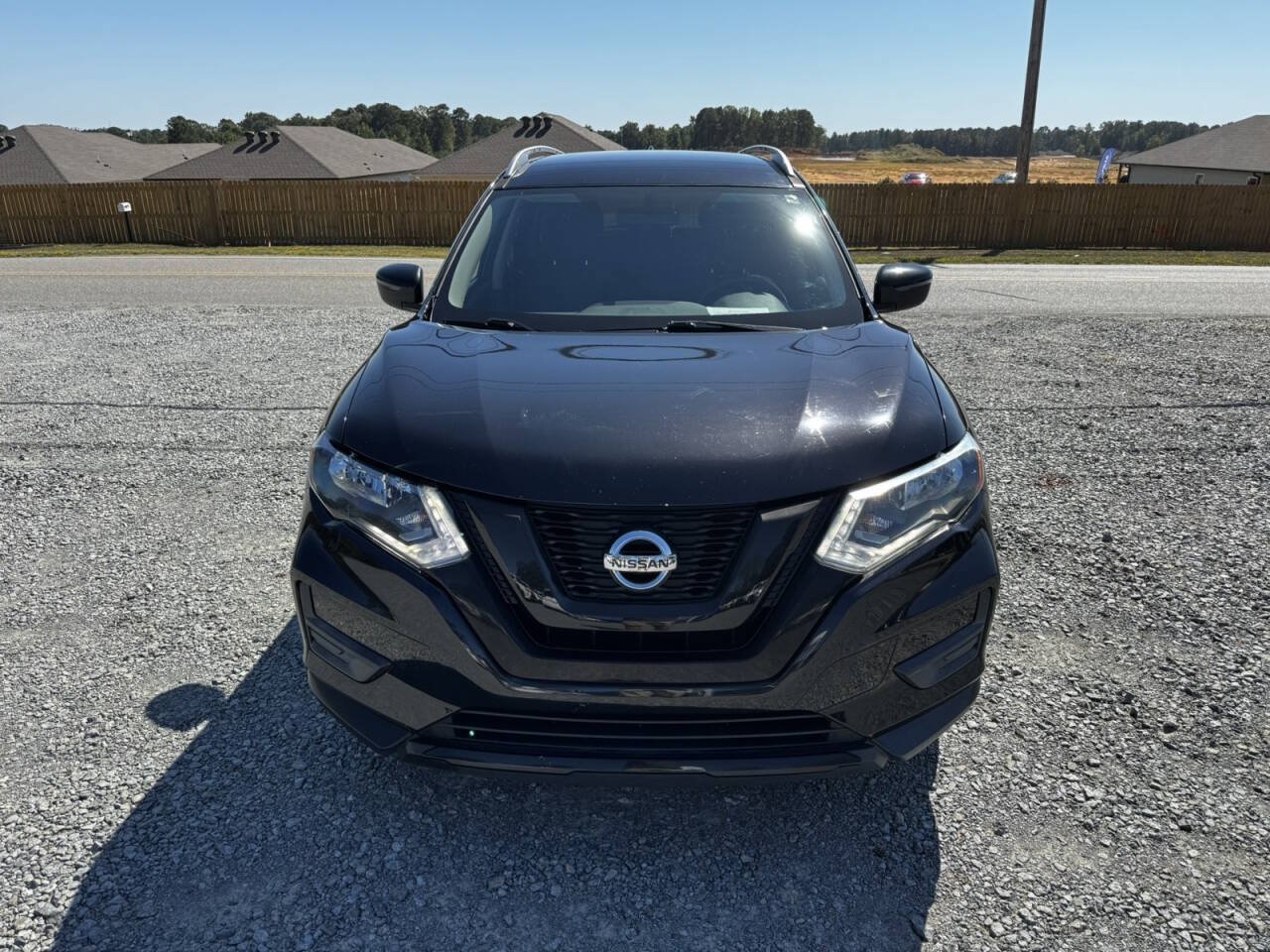 Used 2017 Nissan Rogue SV FWD image 4