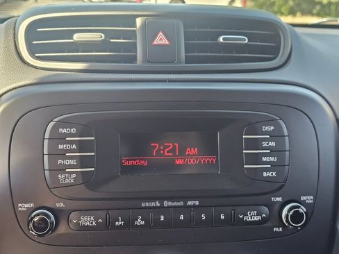 Used 2016 Kia Soul FWD image 28