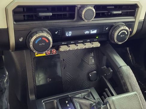 Used 2024 Toyota Tacoma TRD Sport w/ TRD Sport Upgrade Package RWD image 31