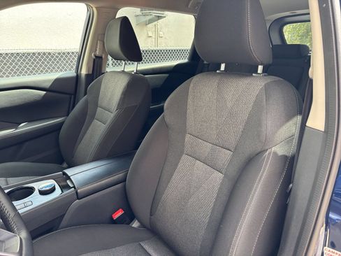 Used 2025 Nissan Rogue SV AWD/4WD image 37