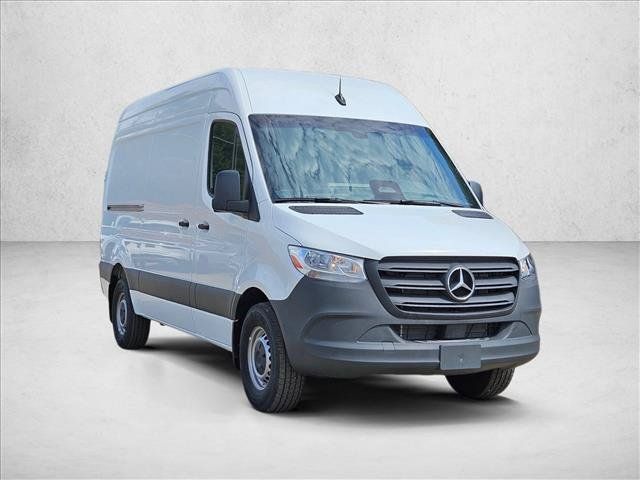 Used 2025 Mercedes-Benz Sprinter 2500 image 3