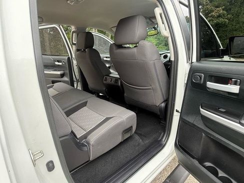 Used 2017 Toyota Tundra SR5 w/ SR5 Upgrade Package RWD image 37