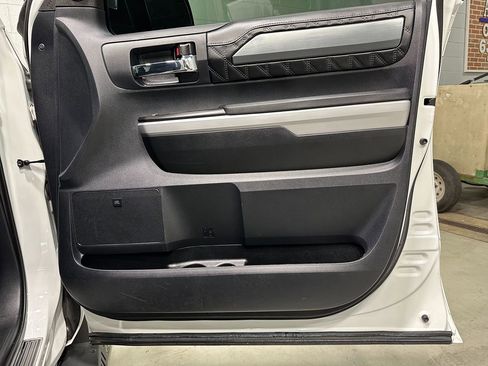 Used 2019 Toyota Tundra Platinum image 8