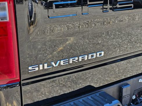 Used 2022 Chevrolet Silverado 1500 High Country w/ Technology Package AWD/4WD image 13