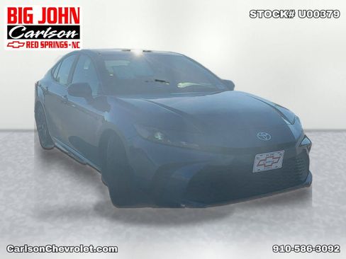 Used 2025 Toyota Camry SE FWD image 9