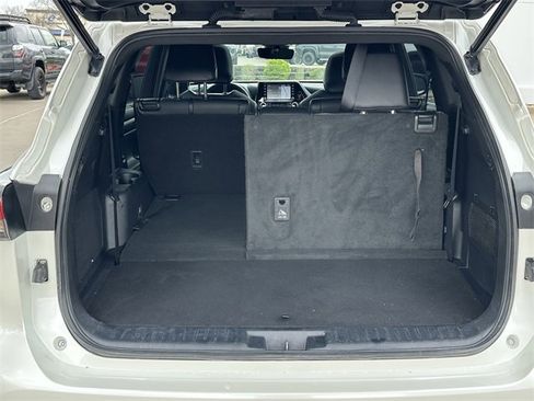 Used 2021 Toyota Highlander XSE image 30