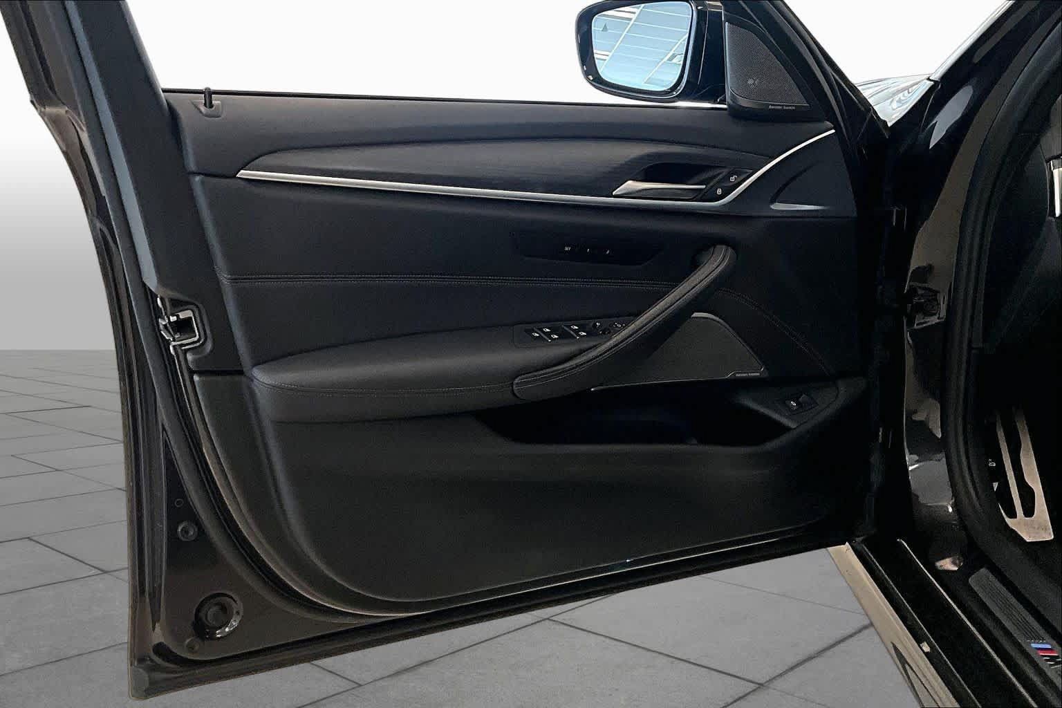 Used 2021 BMW 530i w/ M Sport Package RWD image 20