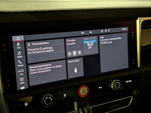 Certified 2024 Porsche Macan image 34