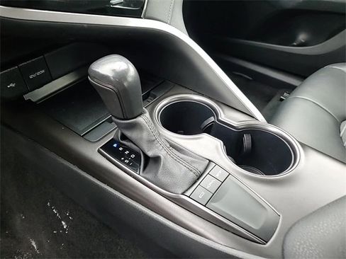 Used 2024 Toyota Camry SE image 18