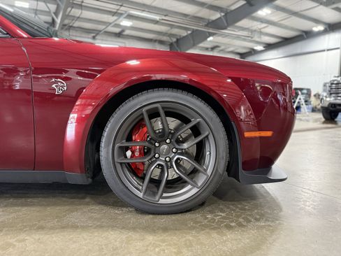 Used 2018 Dodge Challenger SRT Hellcat image 4
