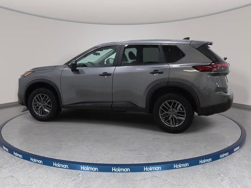 Used 2024 Nissan Rogue S AWD/4WD image 9