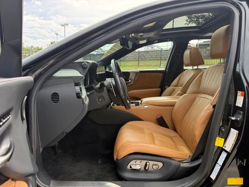 Certified 2023 Lexus LS 500 AWD w/ Interior Upgrade Package image 24