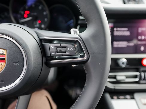 Certified 2026 Porsche Macan AWD/4WD image 16