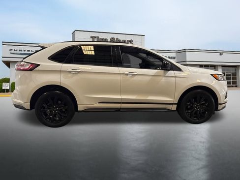 Used 2022 Ford Edge SE w/ Black Appearance Package image 6