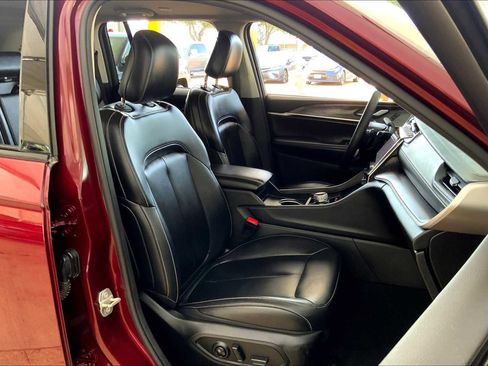 Used 2024 Jeep Grand Cherokee Limited image 8