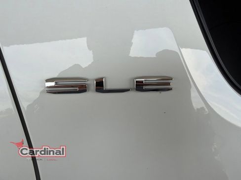 Used 2023 GMC Acadia SLE w/ Driver Convenience Package FWD image 24