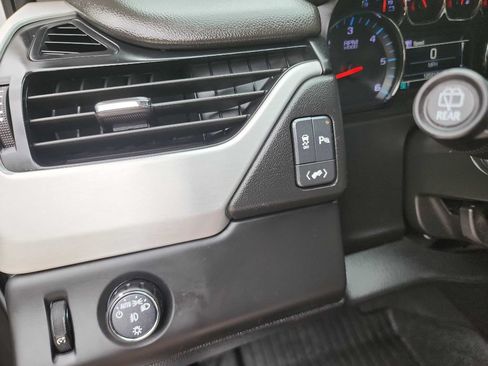 Used 2020 GMC Yukon XL SLE w/ SLE Value Package RWD image 21