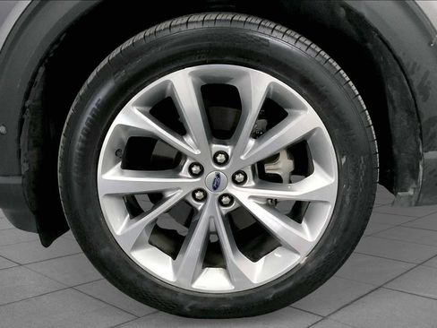 Used 2021 Ford Explorer Platinum w/ Equipment Group 601A AWD/4WD image 9