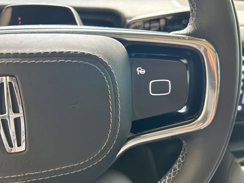 Used 2025 Lincoln Navigator Reserve w/ Jet Appearance Package image 60