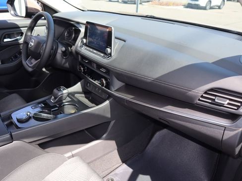 Certified 2025 Nissan Rogue SV AWD/4WD image 24