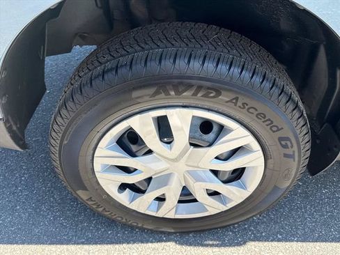 Used 2022 Ford Maverick XL FWD image 11