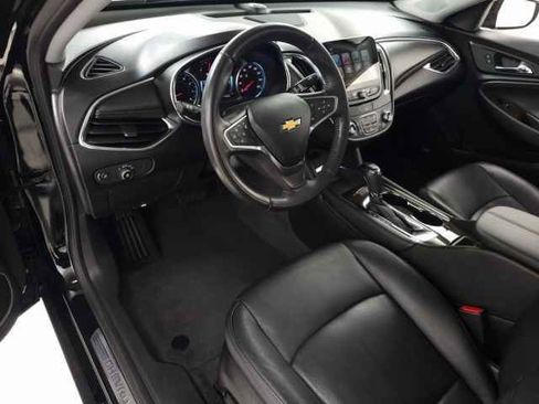 Used 2018 Chevrolet Malibu Premier image 16