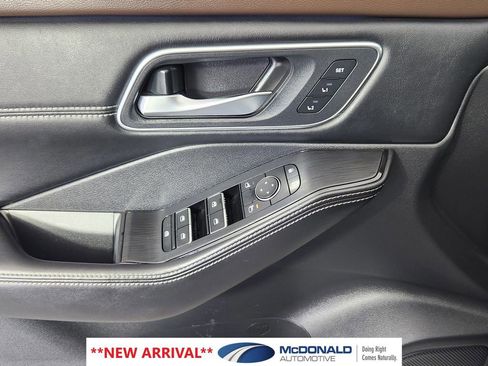 Used 2023 Nissan Rogue Platinum w/ Platinum Premium Package AWD/4WD image 10