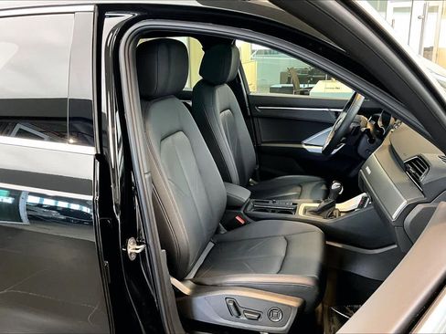 Certified 2025 Audi Q3 2.0T Premium Plus w/ Premium Plus Package image 9