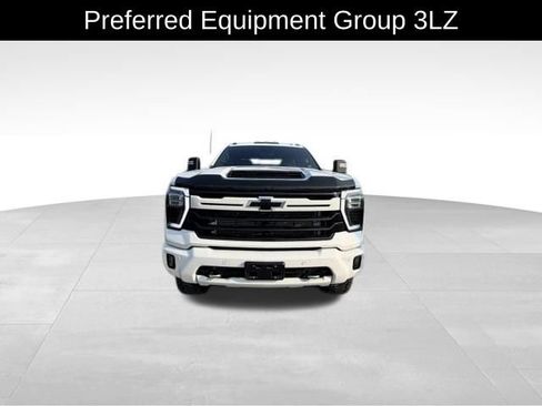 Used 2024 Chevrolet Silverado 2500 High Country w/ Technology Package AWD/4WD image 2