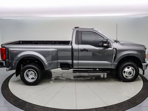 Certified 2025 Ford F350 XLT image 3