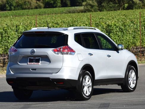 Used 2015 Nissan Rogue SV AWD/4WD image 11