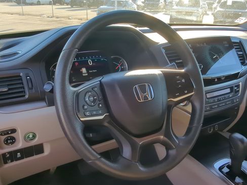 Used 2019 Honda Pilot EX image 16