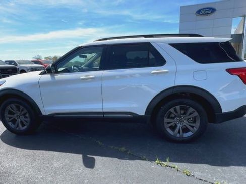 Certified 2022 Ford Explorer XLT w/ Equipment Group 202A AWD/4WD image 5