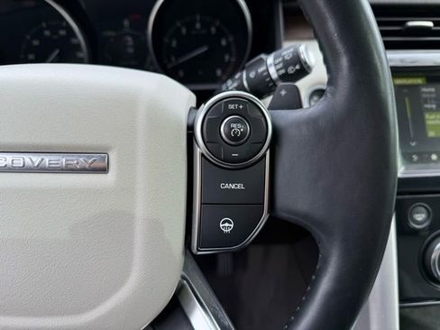 Used 2017 Land Rover Discovery HSE Luxury image 15