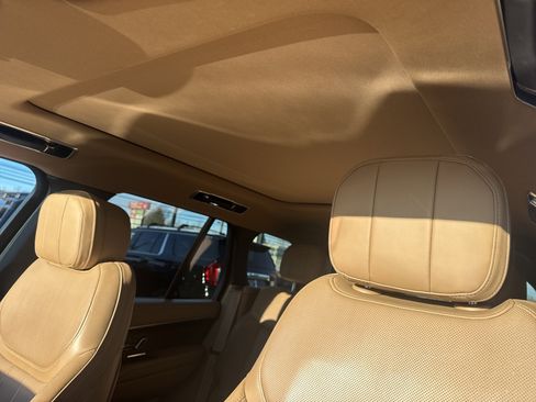 Used 2023 Land Rover Range Rover SE image 16