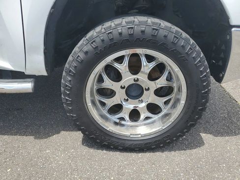 Used 2013 Toyota Tundra 4x4 CrewMax image 5