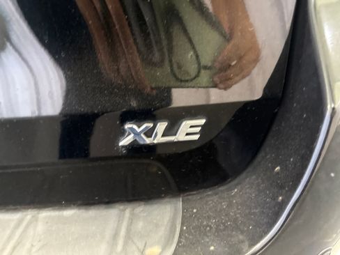 Used 2014 Toyota Sienna XLE w/ XLE Premium Package FWD image 14