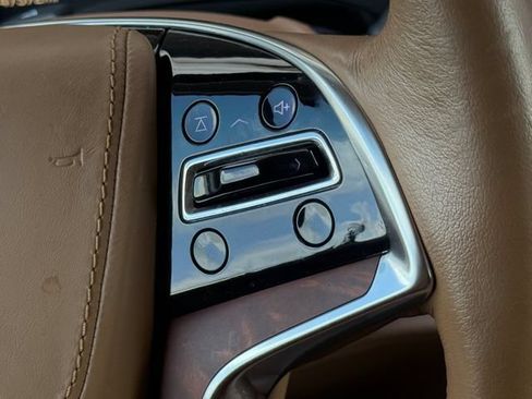 Used 2015 Cadillac Escalade Platinum AWD/4WD image 12