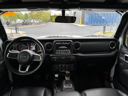 Used 2020 Jeep Wrangler Unlimited Sahara AWD/4WD image 20